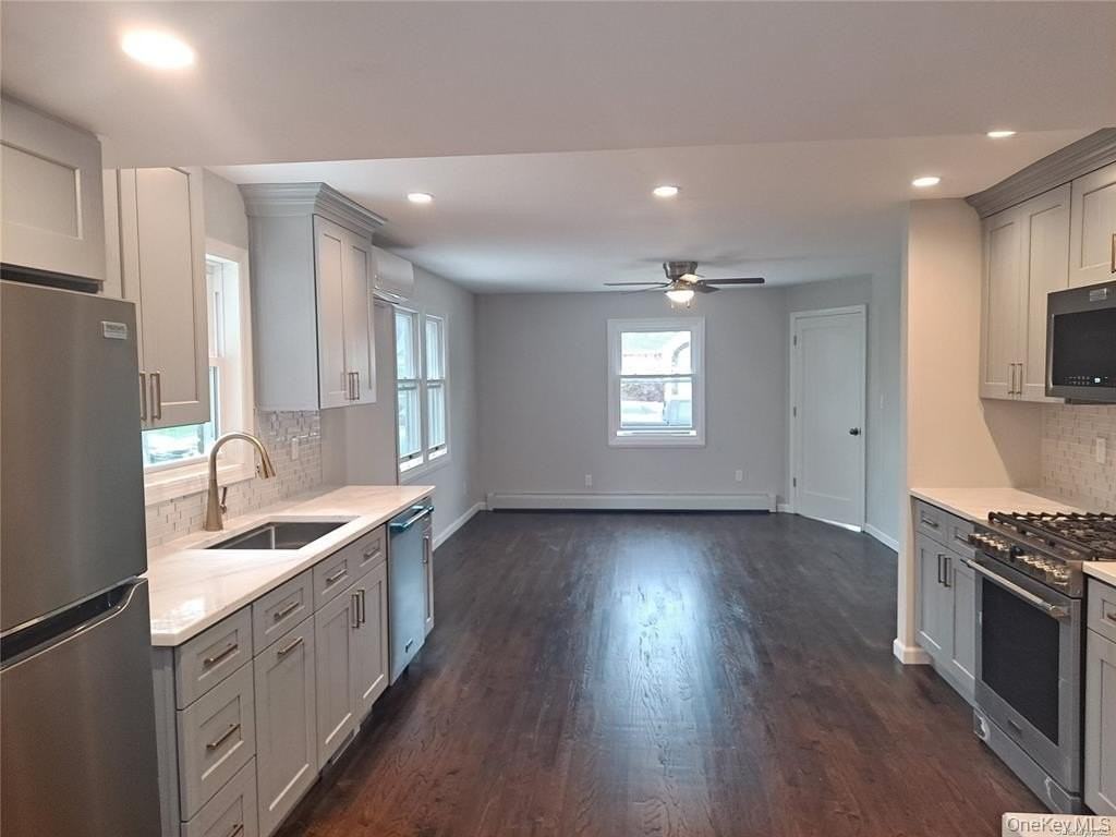 16 Cedar Dr #1stFL - Photo 3 of 9