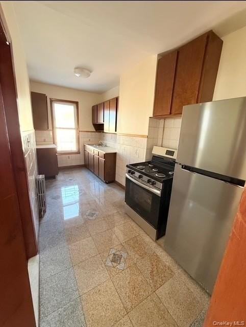 9037 77th St - Photo 2 of 6