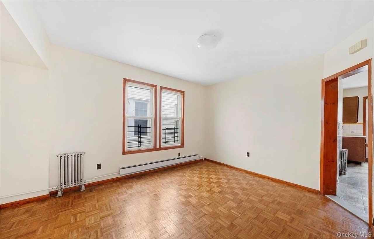 9037 77th St - Photo 3 of 6