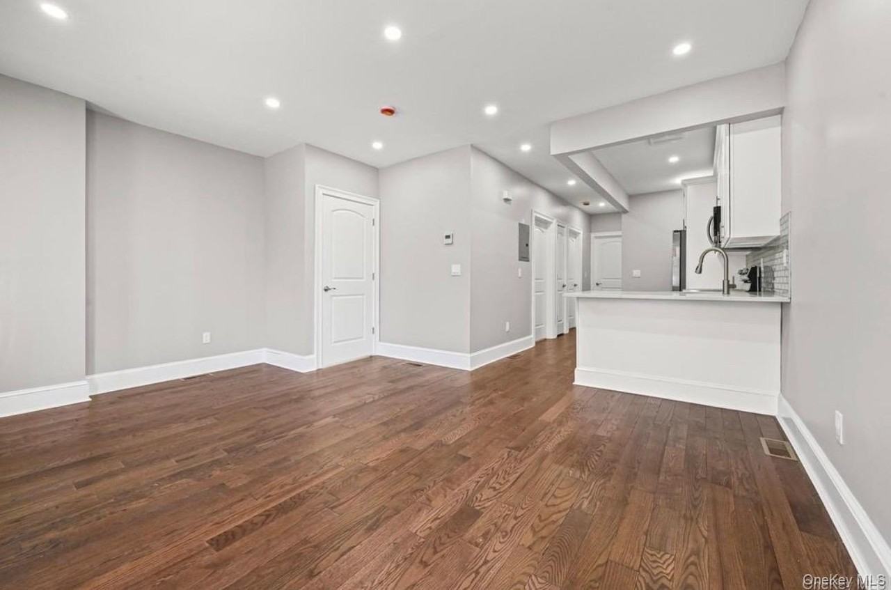11521 143rd St #1 - Photo 4 of 6