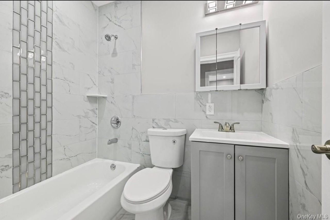 11521 143rd St #1 - Photo 6 of 6