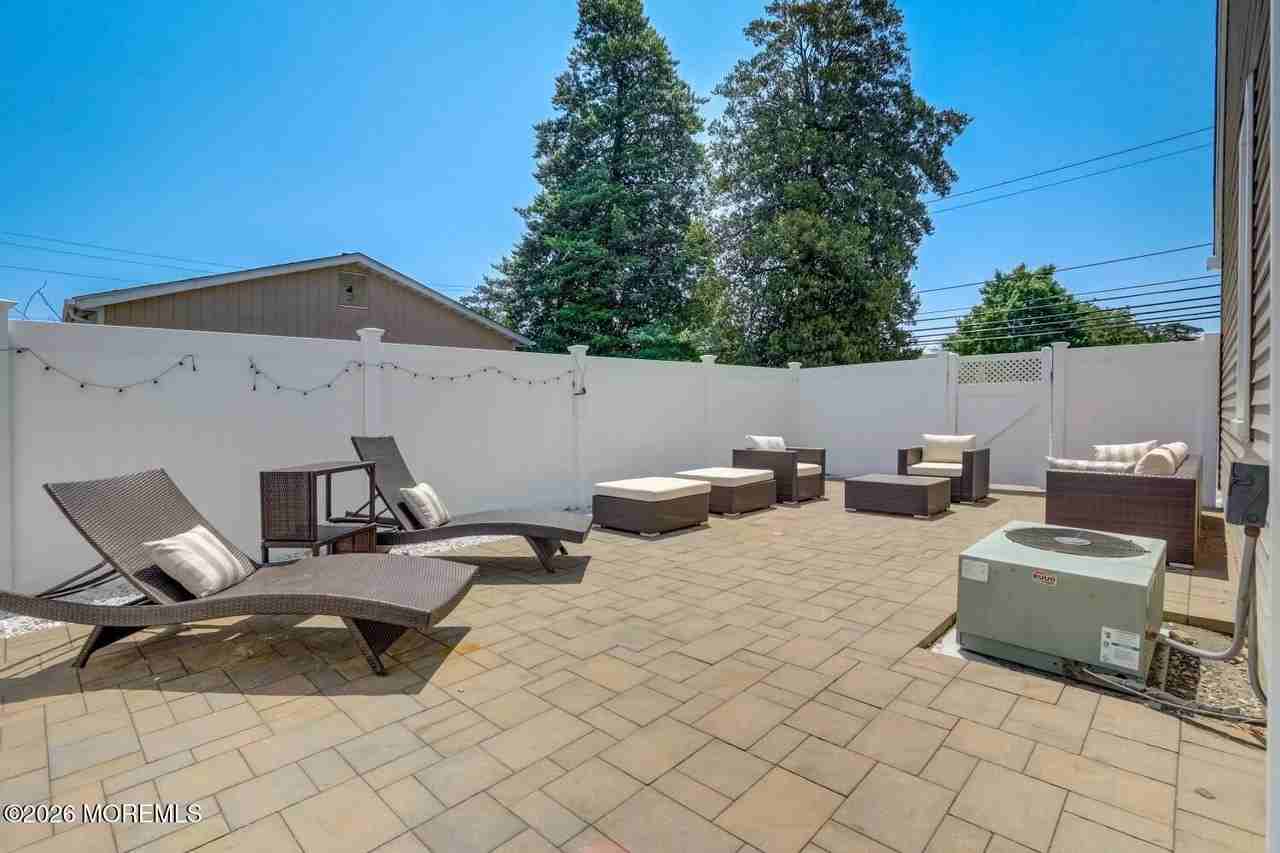 1 Pine Crest Dr - Photo 7 of 43