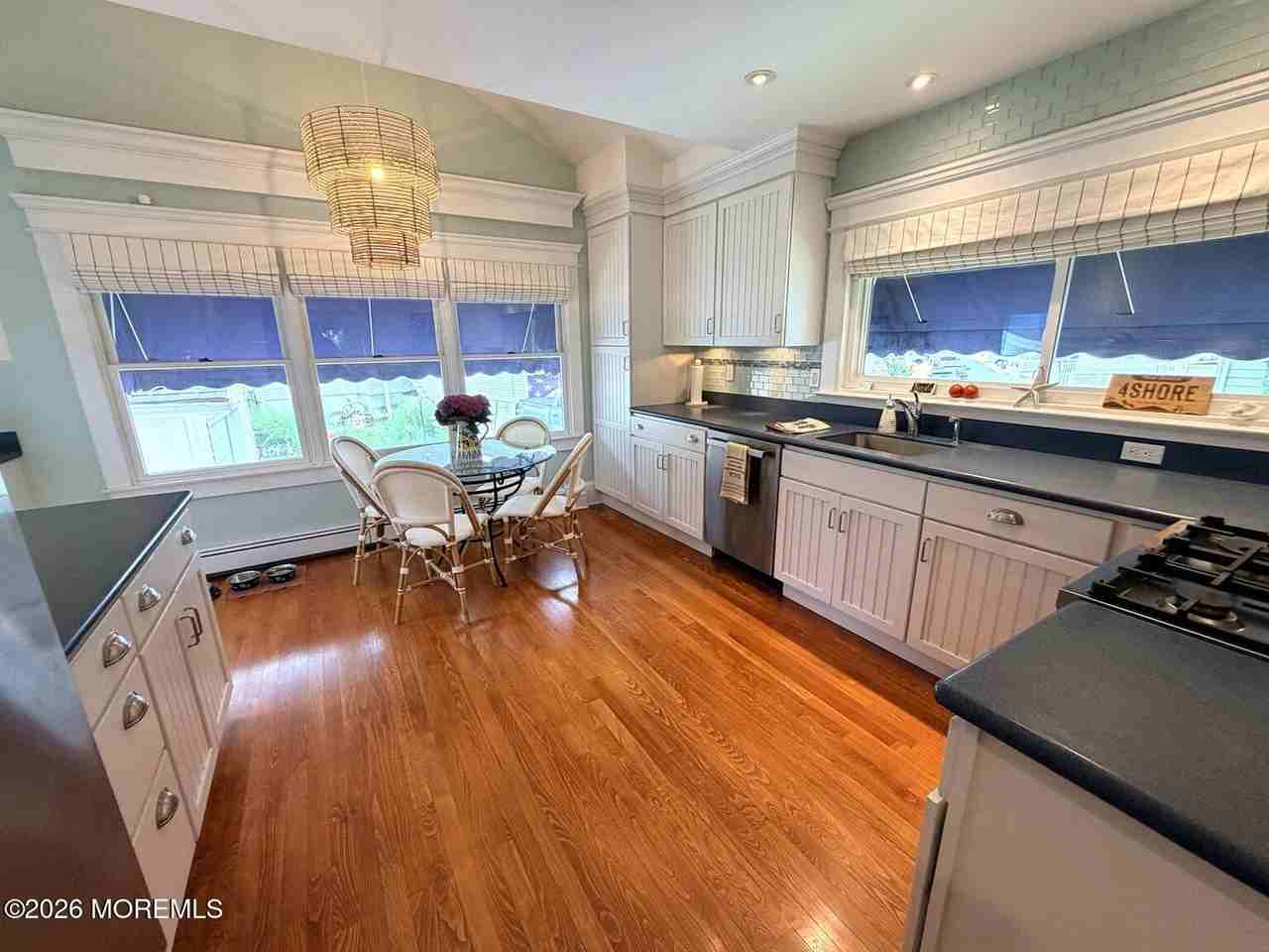 503 Jefferson Ave - Photo 7 of 16