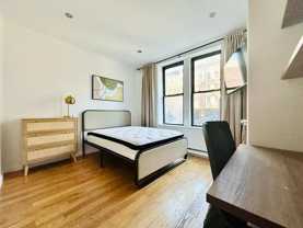 Private Bedroom in 5 Bedroom/2 Bathroom Home - Photo 1 of 1