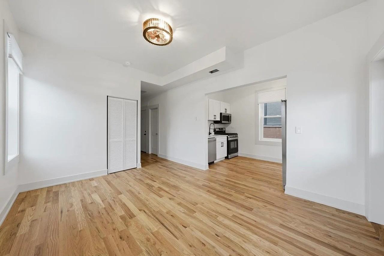 1514 W Fry St #2 - Photo 3 of 18