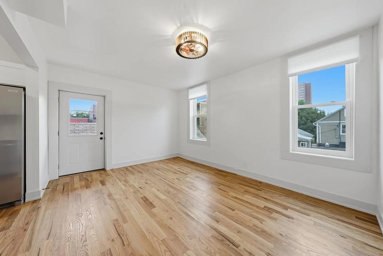 1514 W Fry St #2 - Photo 4 of 18