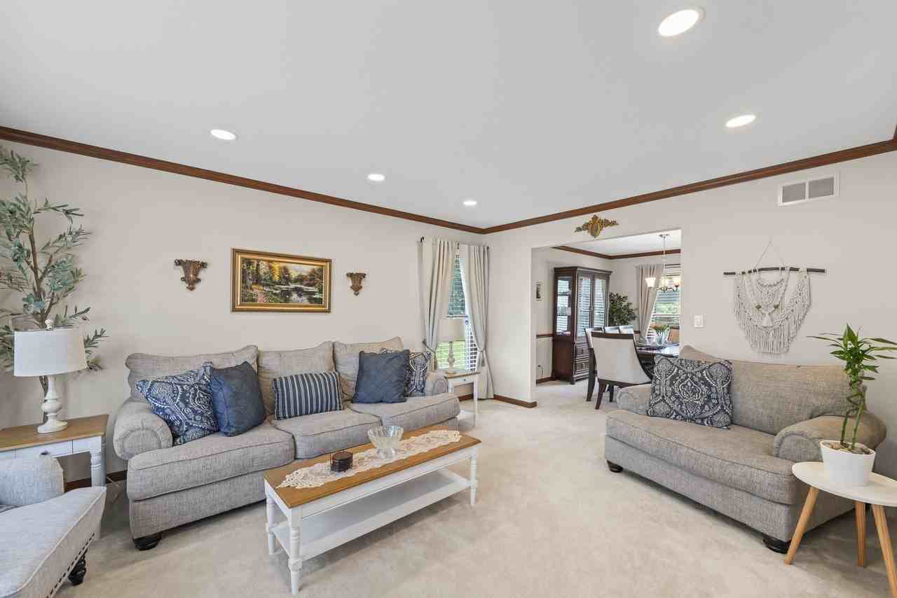 707 Republic Ct - Photo 5 of 36