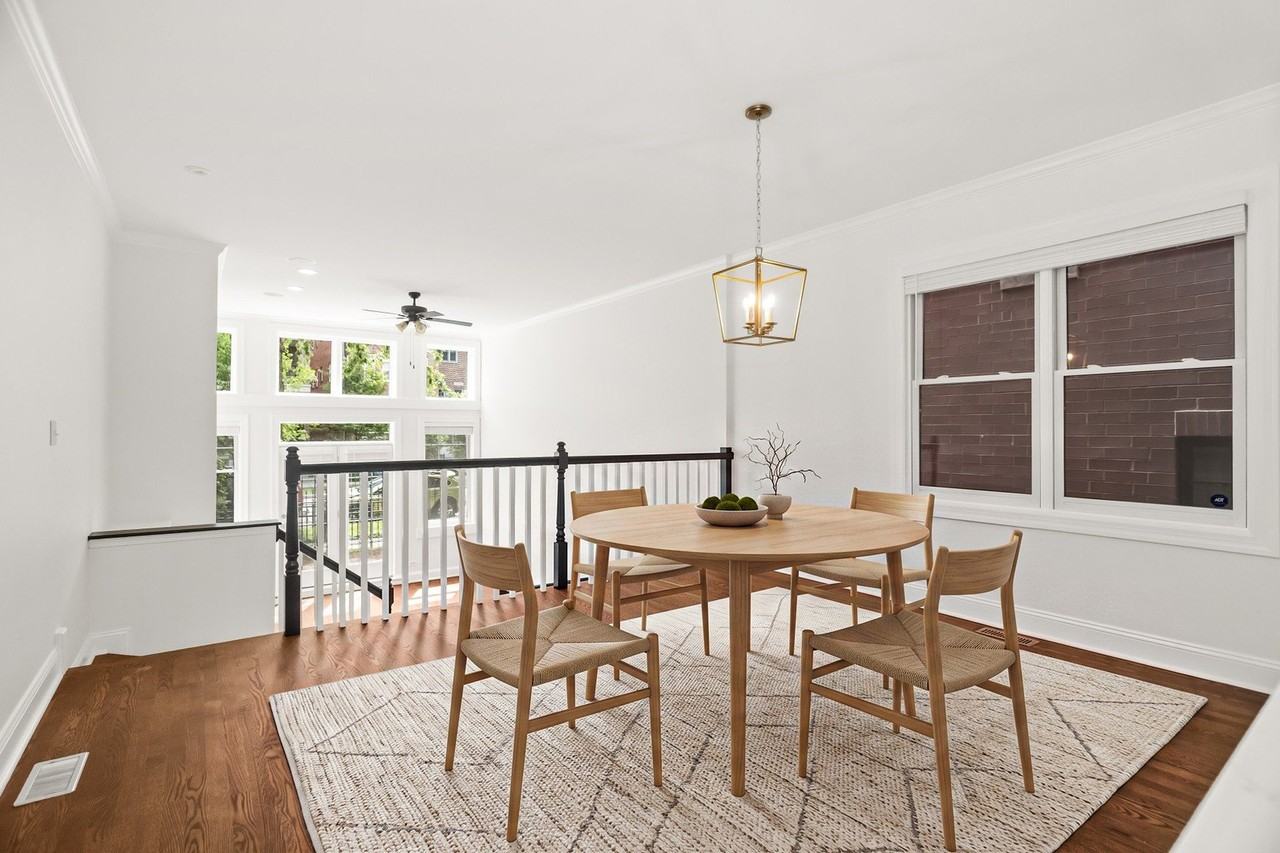 3928 N Greenview Ave #1 - Photo 5 of 21