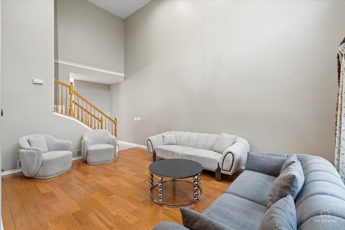 126 Bay Dr #126 - Photo 3 of 19
