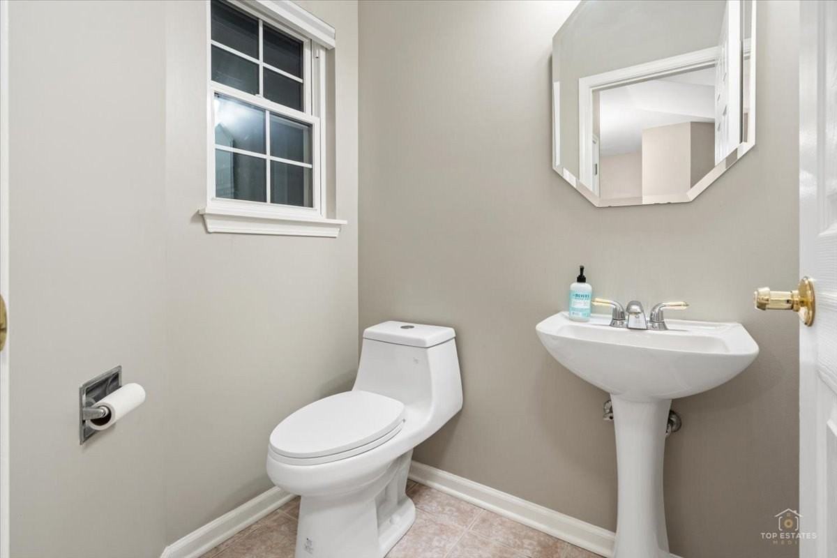 126 Bay Dr #126 - Photo 5 of 19