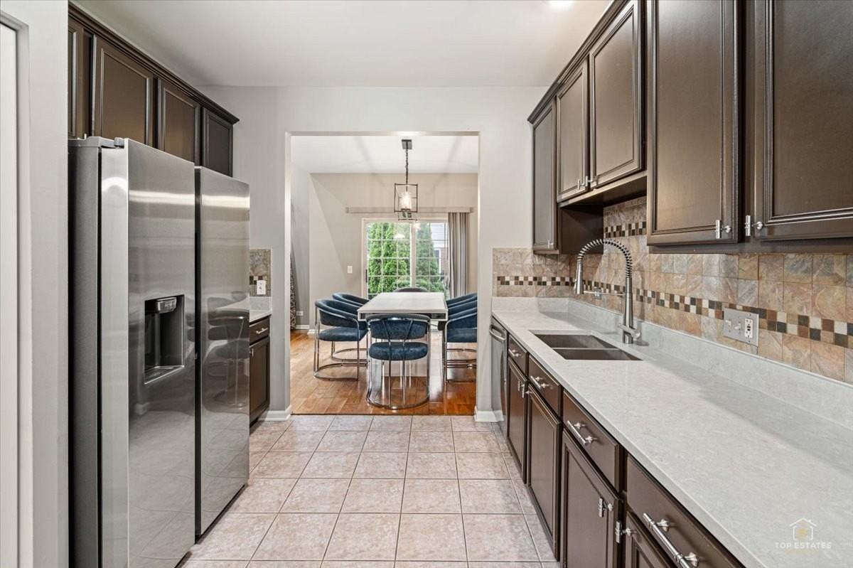 126 Bay Dr #126 - Photo 6 of 19