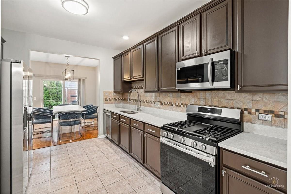 126 Bay Dr #126 - Photo 7 of 19