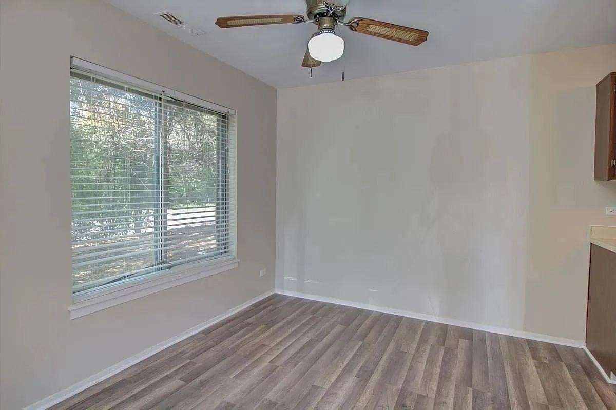 5946 Greenview Rd - Photo 5 of 12