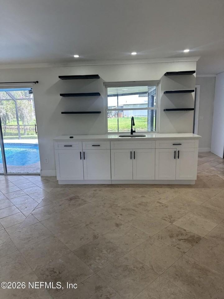 112 Granada Ln - Photo 5 of 8