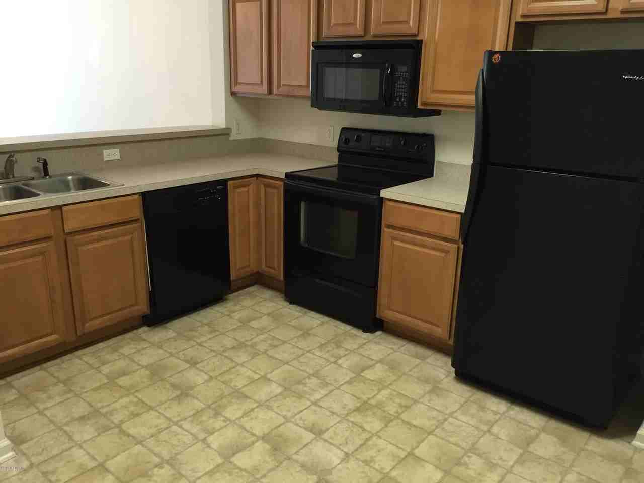 894 Scrub Jay Dr - Photo 4 of 14