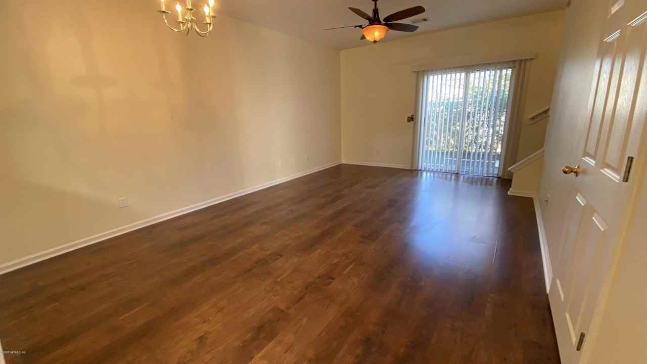 565 Scrub Jay Dr - Photo 3 of 17