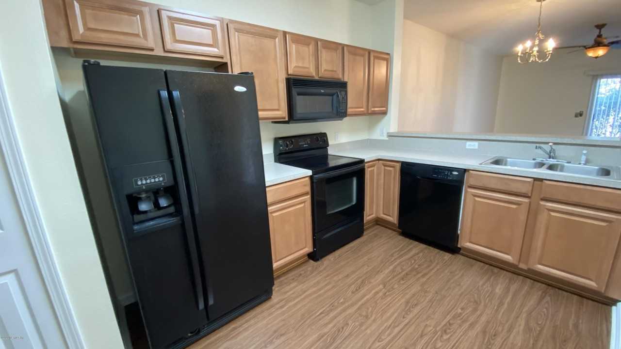 565 Scrub Jay Dr - Photo 6 of 17