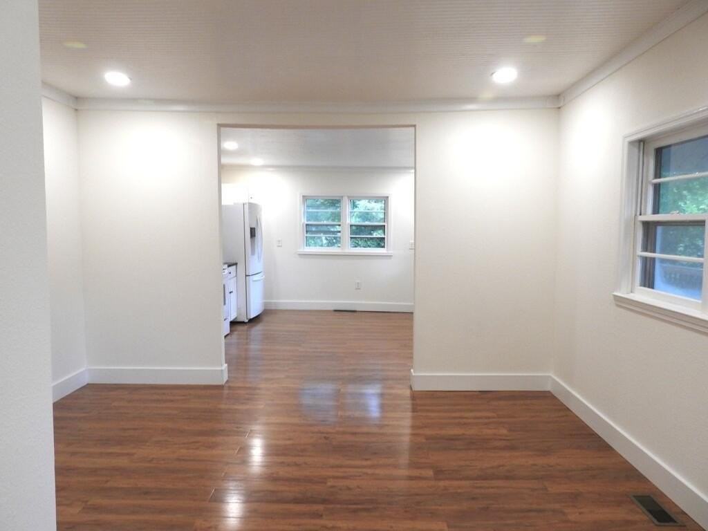 523 Pantertown Cir - Photo 2 of 35