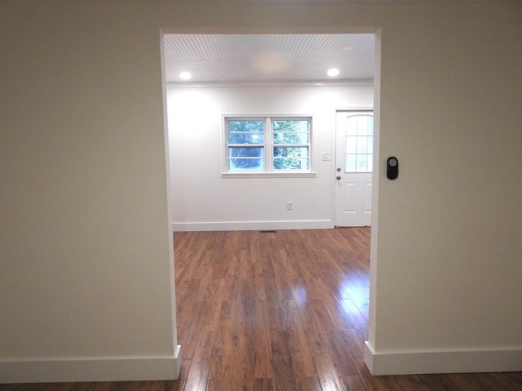 523 Pantertown Cir - Photo 4 of 35
