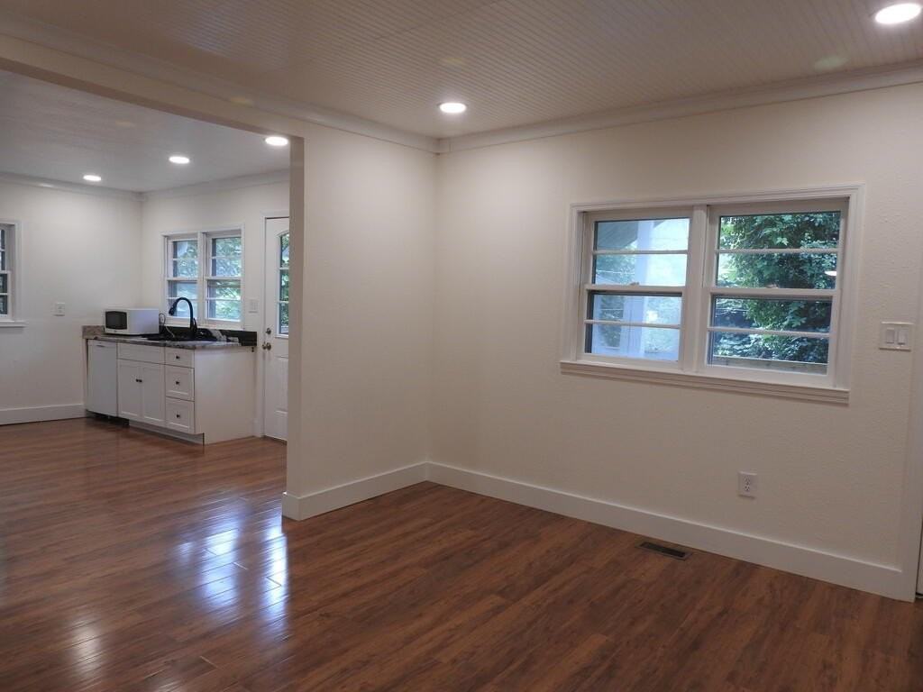 523 Pantertown Cir - Photo 6 of 35