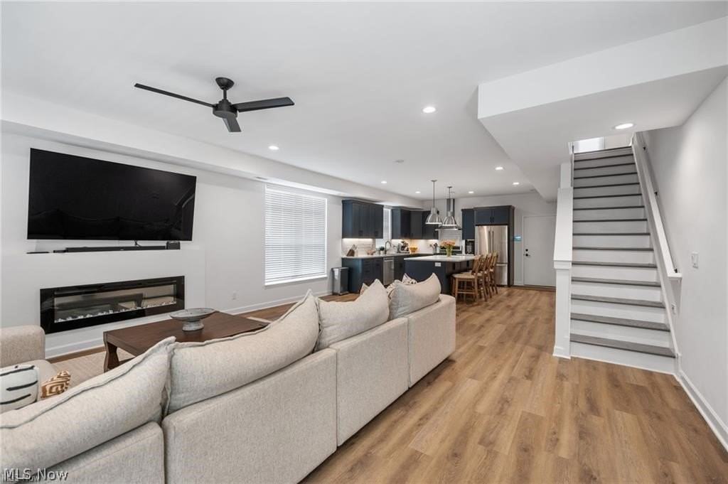 12203 Ashbury Ave - Photo 4 of 34
