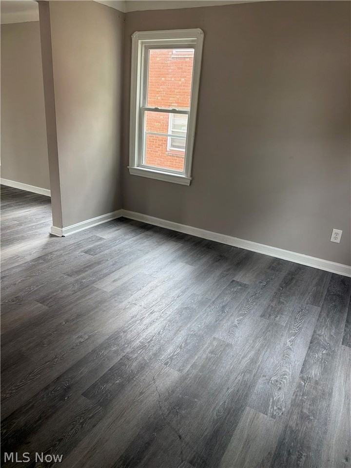 9725 S Highland Ave - Photo 4 of 26
