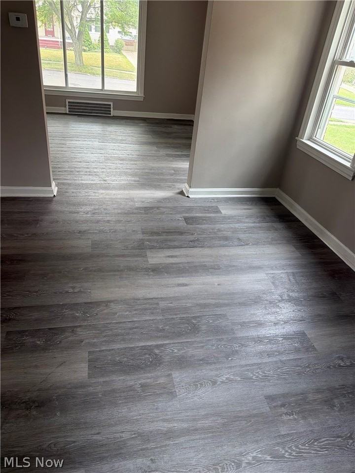 9725 S Highland Ave - Photo 5 of 26