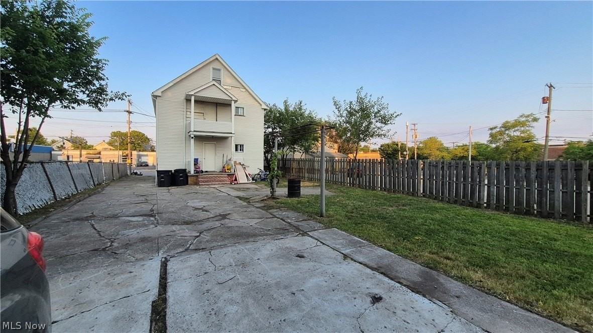 3278 W 117th St #UP - Photo 2 of 19