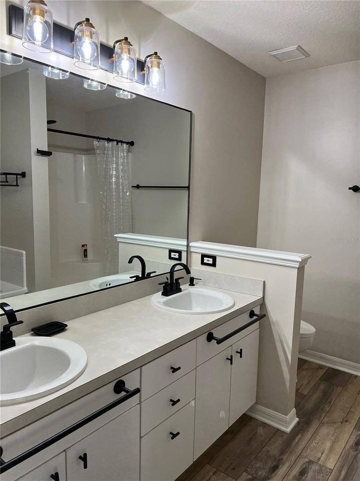 6845 Sw 81st St - Photo 5 of 30