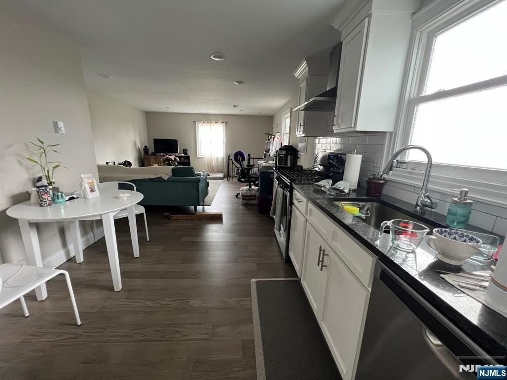 751 7th St - Photo 2 of 11