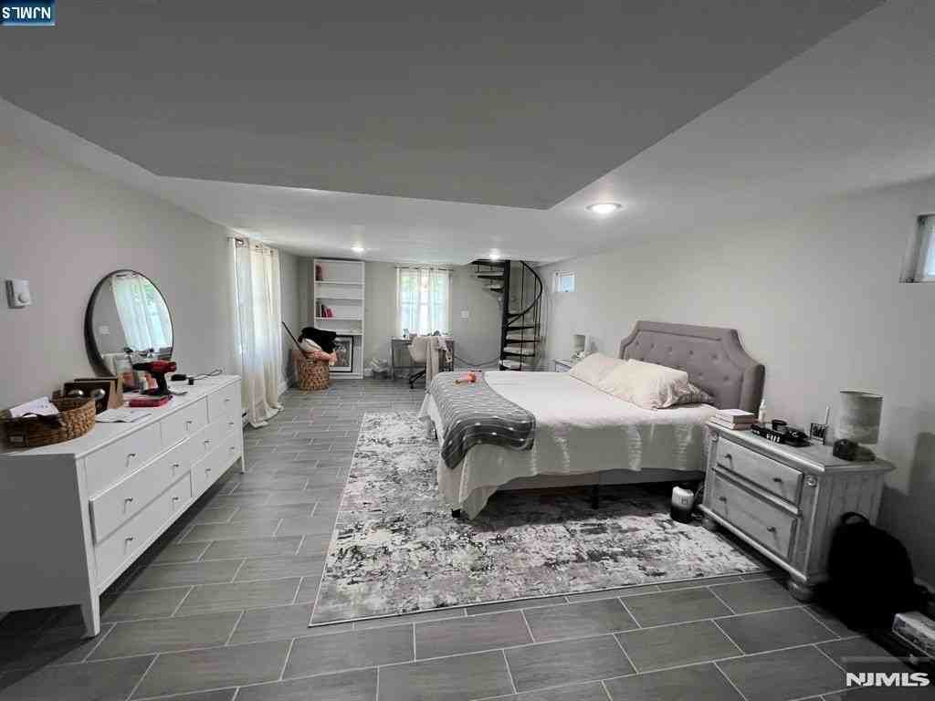 751 7th St - Photo 4 of 11