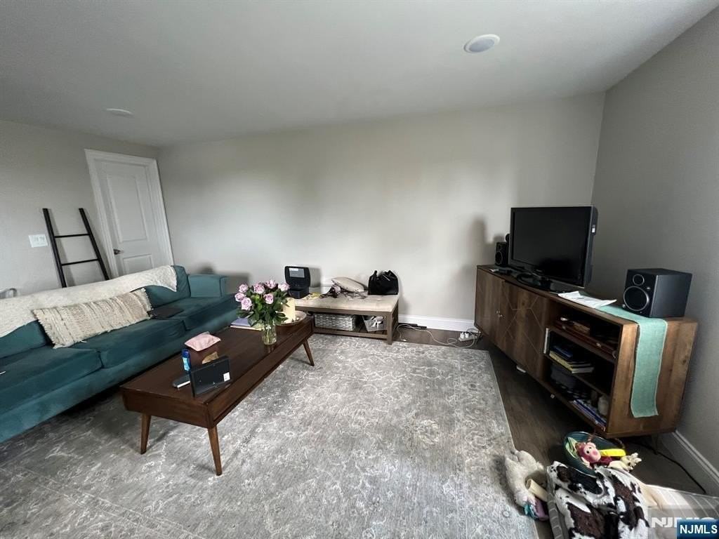 751 7th St - Photo 7 of 11