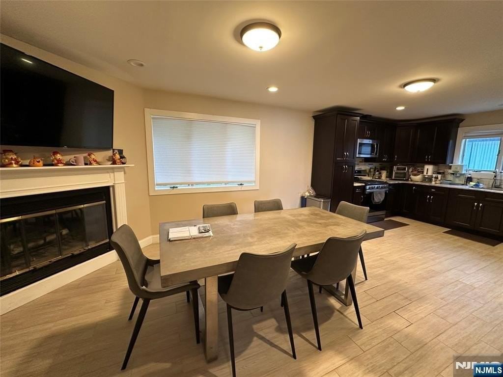 724 Undercliff Ave #B - Photo 6 of 9