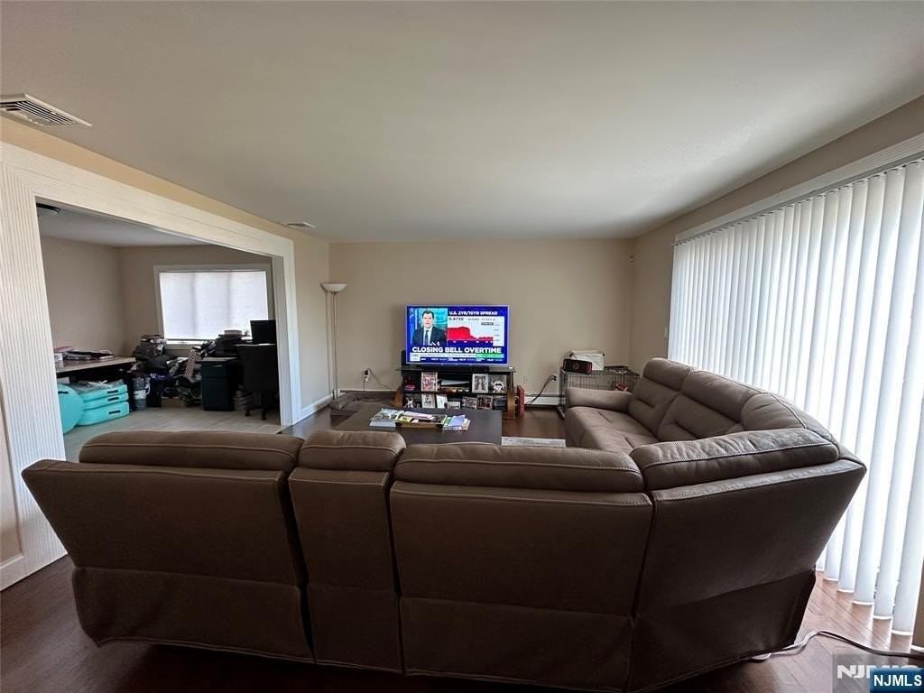 724 Undercliff Ave #B - Photo 7 of 9
