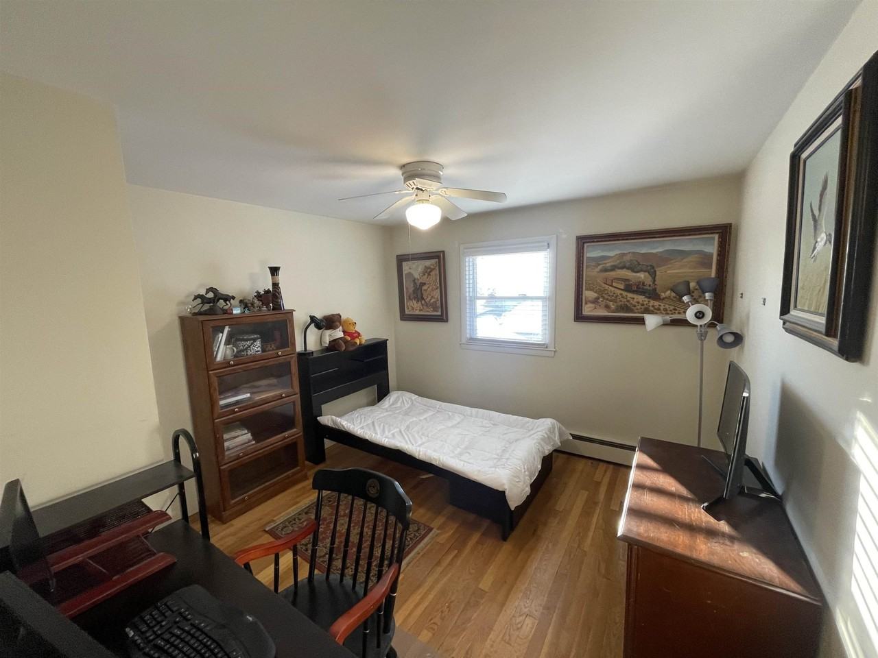 142 Constant St - Photo 5 of 13