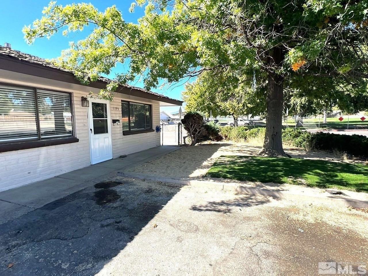 1799 York Way - Photo 3 of 13
