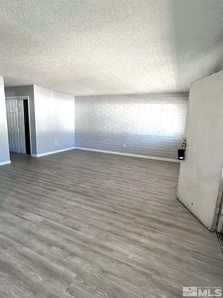 1799 York Way - Photo 4 of 13