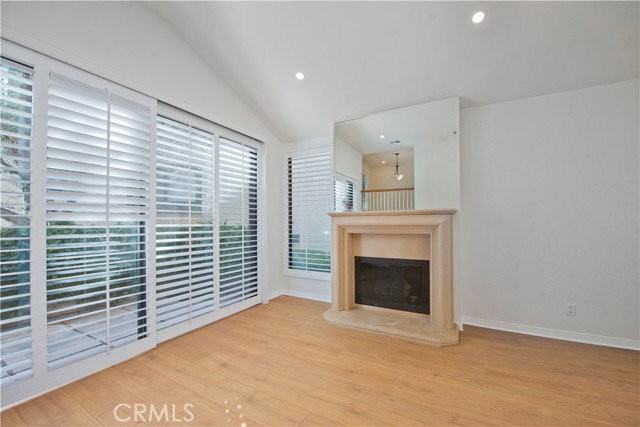 5757 Owensmouth Ave #20 - Photo 5 of 8