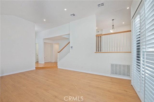 5757 Owensmouth Ave #20 - Photo 6 of 8