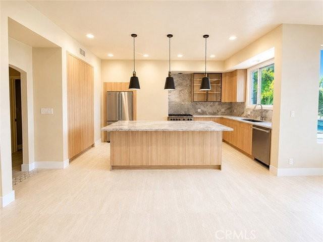 24907 Marbella Ct - Photo 3 of 5