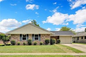 featured image of 3410 Plymouth Pl