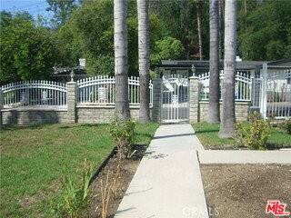 20447 Coulson St - Photo 2 of 8