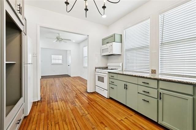 2648 Jonquil St - Photo 4 of 9