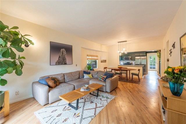 2833 Elm St - Photo 2 of 8