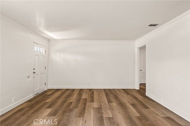 736 N Evergreen St - Photo 2 of 8