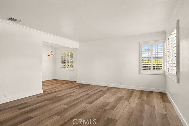 736 N Evergreen St - Photo 6 of 8