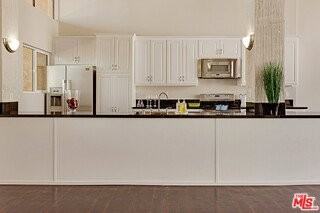 600 E Olive Ave #402 - Photo 4 of 8