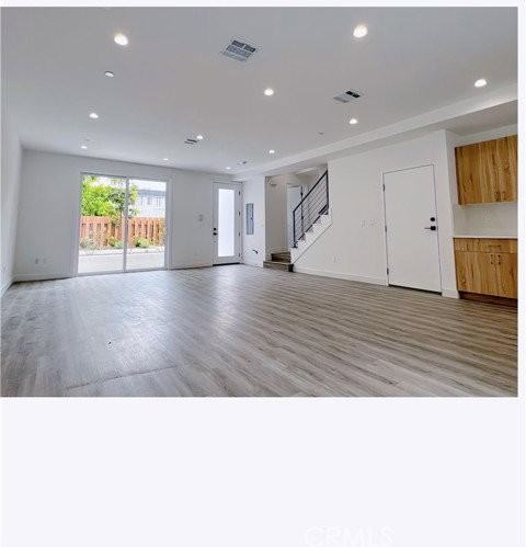 95 Harkness Ave - Photo 3 of 6