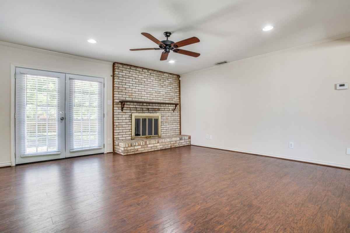 604 N Young Blvd - Photo 3 of 13