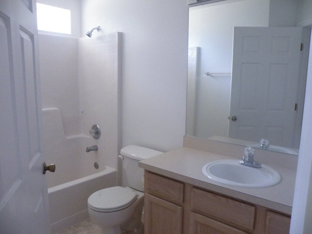 17 Philmont Ln - Photo 4 of 15